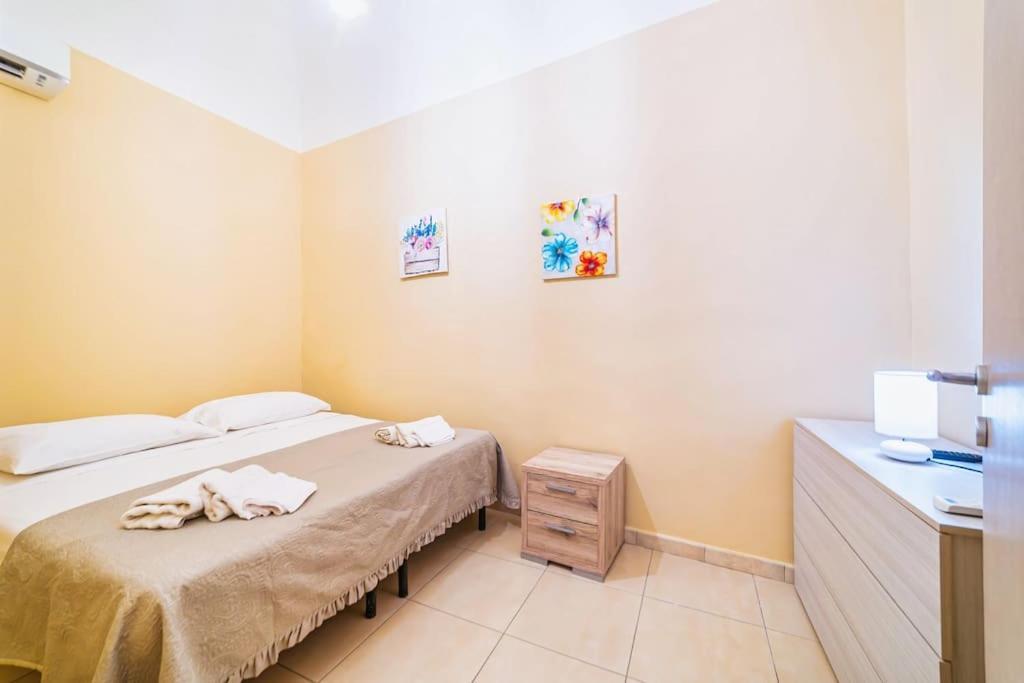 Centro- Benedettini'S Apartament Катанія Екстер'єр фото